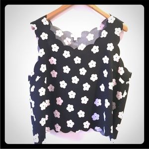Black and white flower top